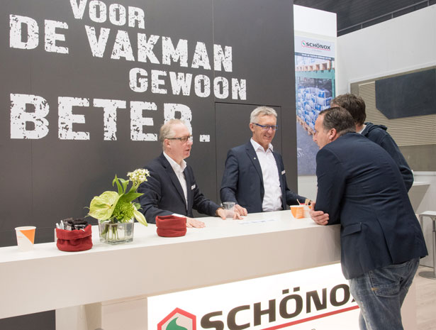 Veel uitleg waterdicht door heren van Schönox