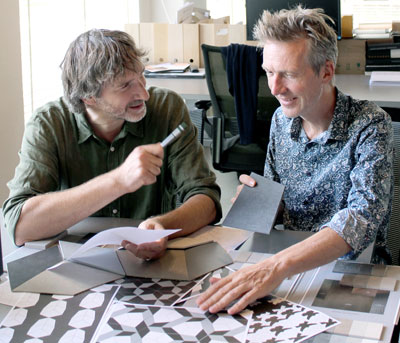 Niels van der Nat links met zijn rechterhand Koos Frederiks (foto Teun van der Nat)