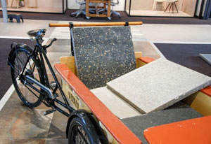 Buitentegels Geoceramica in de bakfiets