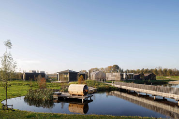 Het landschap en de diverse cabins en studio’s (foto Michel Claus)