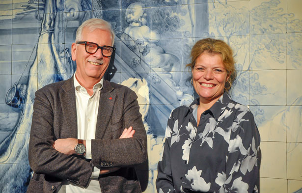 Henk Schouten en Jolanda van den Berg voor een van de vele tableaus 